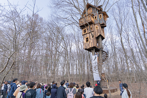 ツリーハウス「ノッポ」