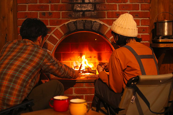 暖炉キャンプ