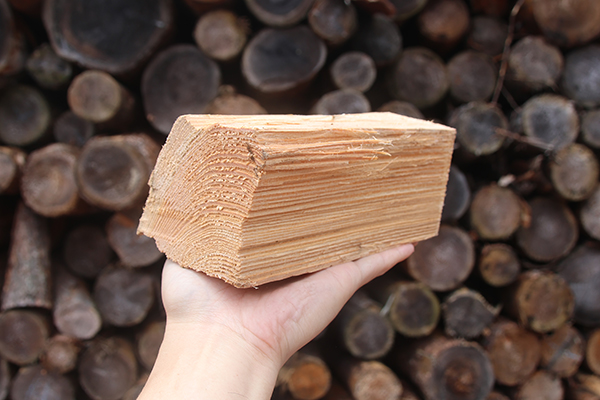 スウィートグラスのコロ薪